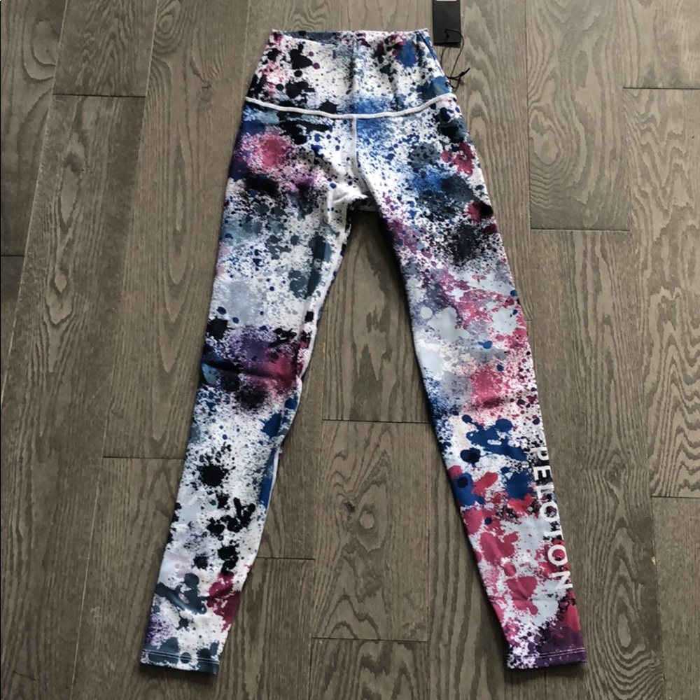 Peloton Wear It To Heart leggings. Size XS new